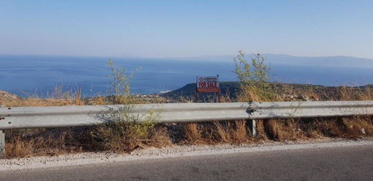 Plot for sale in Markopoulo with panoramic sea views