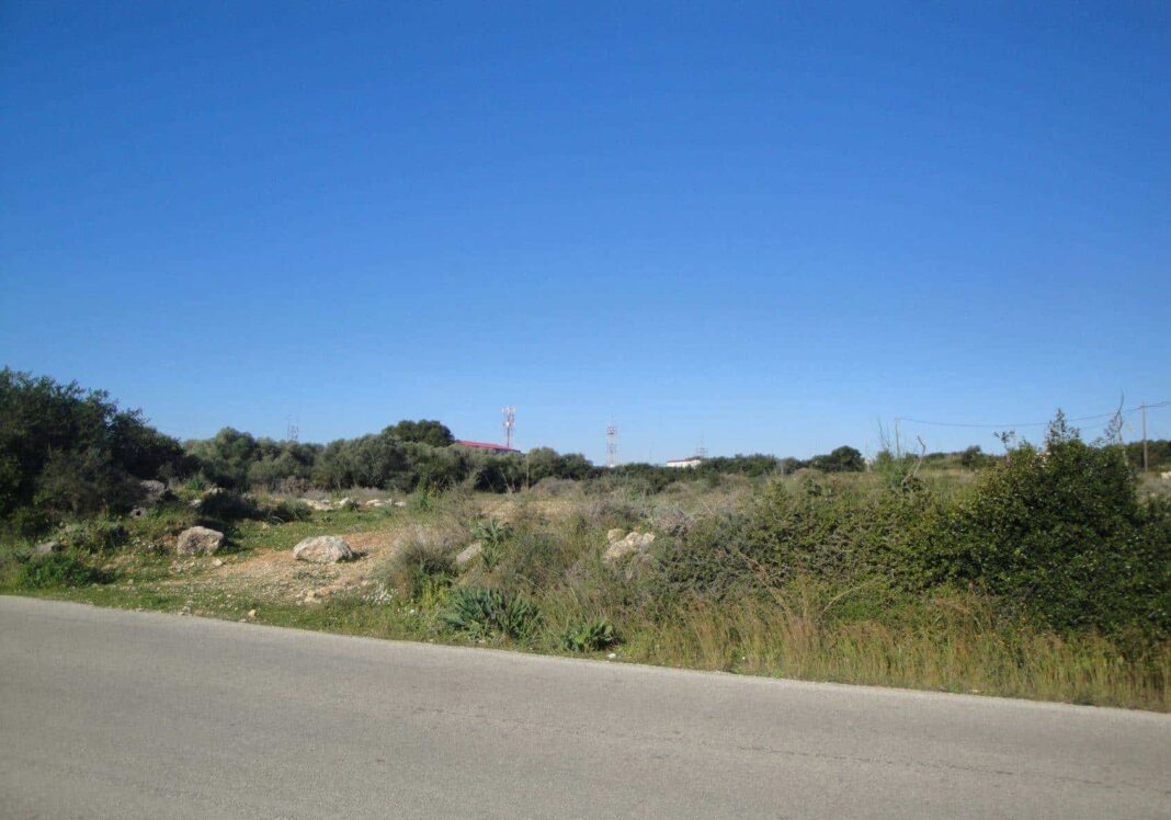 Plot-for-sale-in-Metaxata-main-road